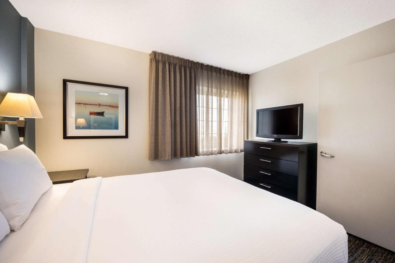 Sonesta Simply Suites Chicago Libertyville Exterior photo