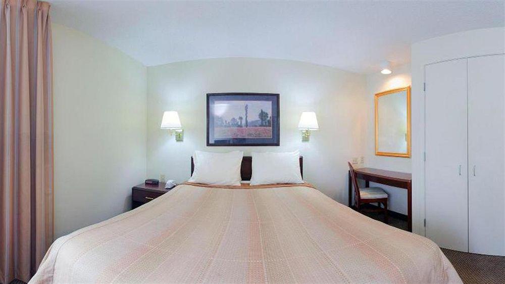 Sonesta Simply Suites Chicago Libertyville Exterior photo